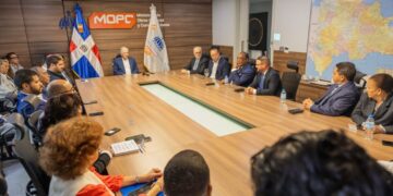 Eduardo Estrella juramenta nuevos viceministros de Obras Públicas