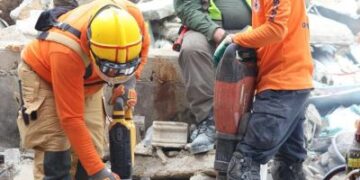 Defensa Civil lidera tres de los equipos de busqueda en derrumbe Jet Set