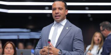 Diputado Oscar Morel denuncia abandono del Sistema Nacional de Salud y solicita interpelación a Mario Lama