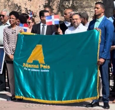 Guillermo Moreno honra a los héroes de la Revolución de Abril y condena la segunda intervención estadounidense