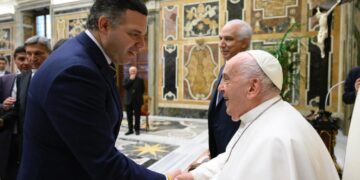 Empresario Ramón Tallaj Jr. rinde emotivo homenaje al Papa Francisco tras su fallecimiento