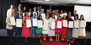 CDP Distrito Nacional reconoce la trayectoria de destacados periodistas