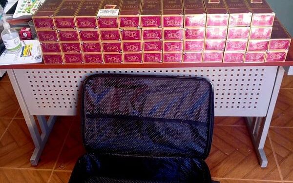 Debajo de una carga de naranjas descubren contrabando de 45,000 cigarrillos en Azua