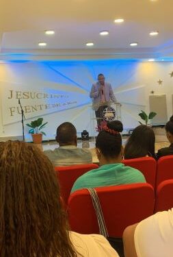 Iglesia Jesucristo Fuente de Amor Central conmemora 40 años ininterrumpidos de su Retiro de Semana Santa