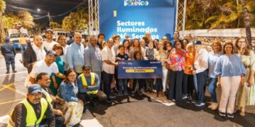 Carolina ilumina 41 calles en El Millón; residentes agradecen por mayor seguridad