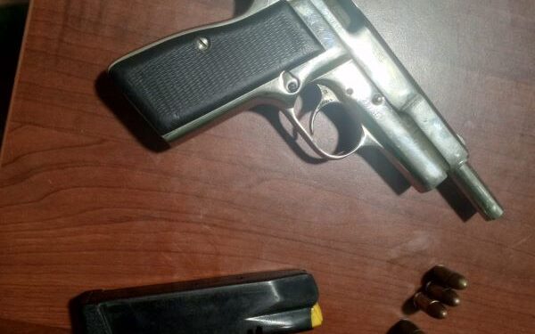 Sargento y ex raso del CESFRONT fueron arrestados por tráfico de indocumentados