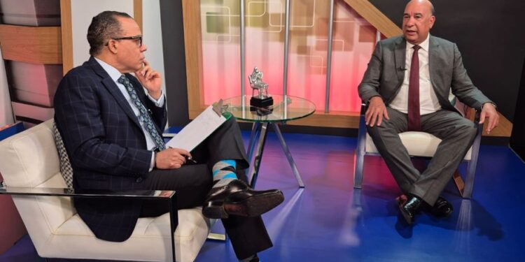 Asegura cada vez que el gobierno tiene el agua al cuello saca el tema de la migración haitiana