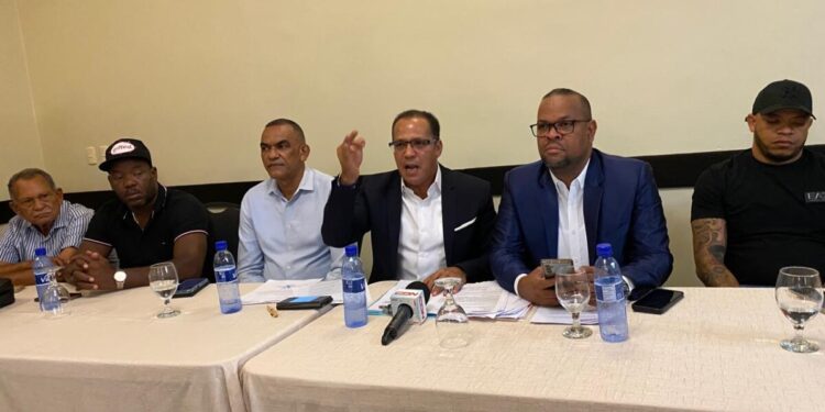 Presidente de Fenacho, Alexis Disla demanda atención para miles de choferes