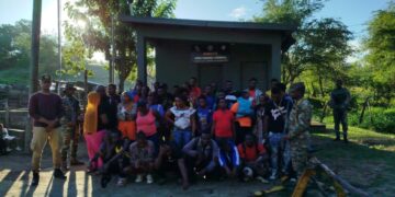 Un grupo de 44 inmigrantes indocumentados fue interceptado por el Ejército en zona rural de Dajabón