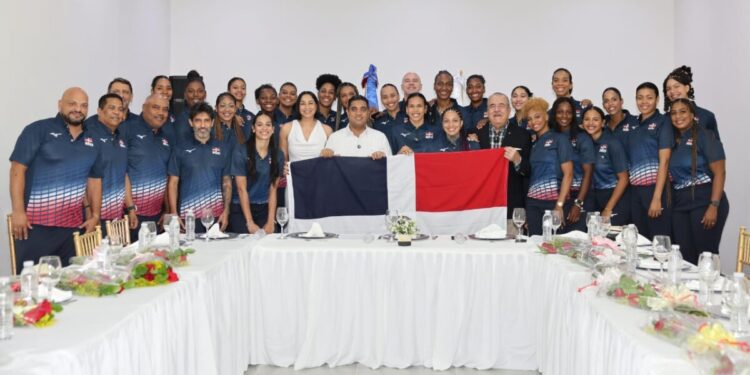 Reinas del Caribe y Cristóbal Marte valoran apoyo del ministro Kelvin Cruz a los atletas