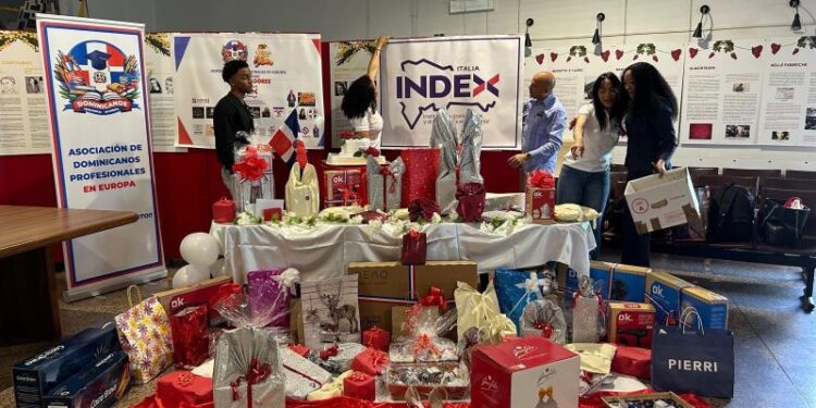 Agasajan a más de 250 mujeres en el Día de las Madres en Génova, Italia 