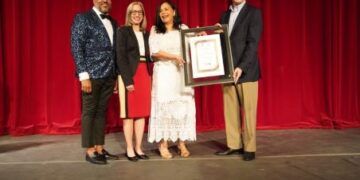 Ministro Luis Miguel De Camps anuncia fortalecimiento y expansión del bachillerato en Modalidad en Artes