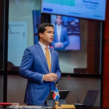 Omar Fernández propone prohibir de por vida nombramientos en el Estado a traficantes de migrantes