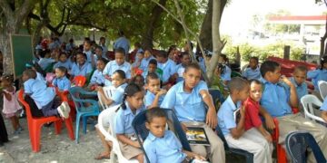 Expresidente del Codia saluda Programa 24/7 para terminar 1,100 aulas y contrarrestar déficit en próximo año escolar