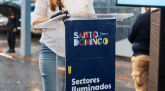 Carolina entrega 282 luminarias led instaladas para mayor seguridad en Los Prados