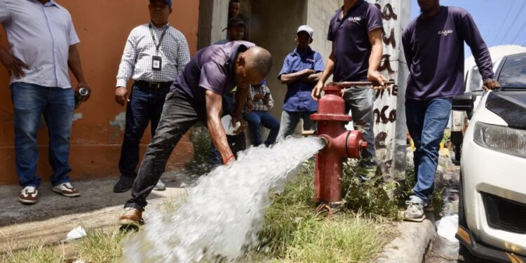 CAASD concluye trabajos en el KM 8 para optimizar servicio de agua