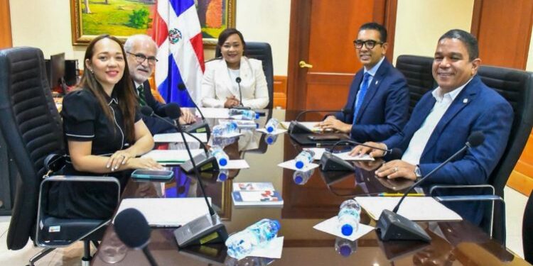 Comisión Especial que estudia proyecto de ley sobre libertad de expresión escuchó a representantes de Participación Ciudadana