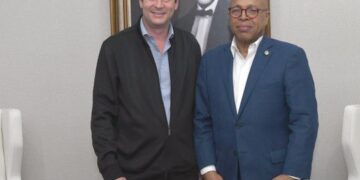 Industria del plástico se reúne con Alfredo Pacheco para una transición sostenible sobre Ley de Residuos