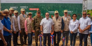 Ministros de la Presidencia y de Defensa dan primer palazo para iniciar segunda fase de la verja perimetral fronteriza en Dajabón