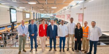 Ministro de la Presidencia y DA supervisan avances en ampliación del AILA