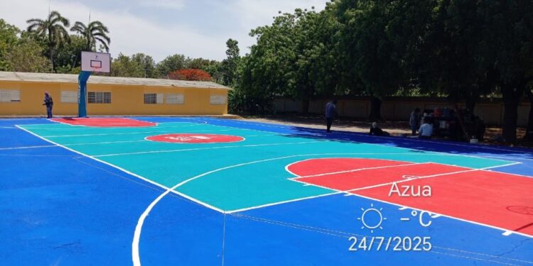 INEFI continúa transformación de espacios deportivos con programa de remozamiento de canchas en todo el país