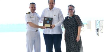 Buque hospital Comfort llega a la República Dominicana e inicia servicios médicos gratuitos