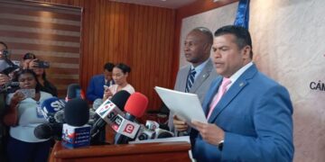 Tobías Crespo somete proyecto para declarar área protegida nacional el Jardín Botánico y otras áreas en SD