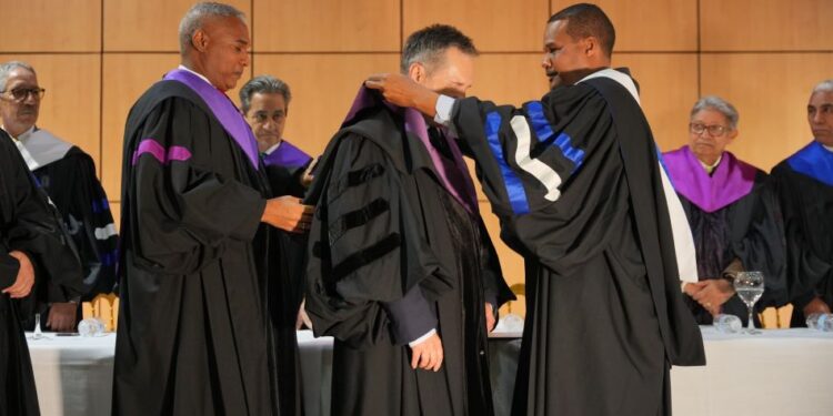 UASD inviste como “Profesor Honorario” al doctor Anchustegui Igartua de la Universidad del País Vasco