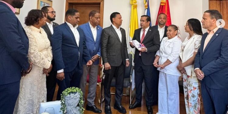 Diputados abordan diferentes temas con embajador ante la Santa Sede y cónsul general de Milano