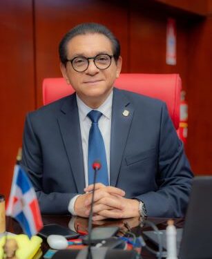 Senador Daniel Rivera destaca obras terminadas y entregadas a Santiago