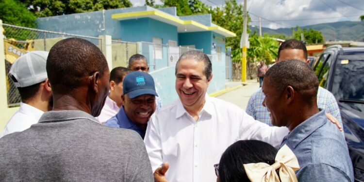 Aspirante  a candidatura presidencial presenta cortometraje