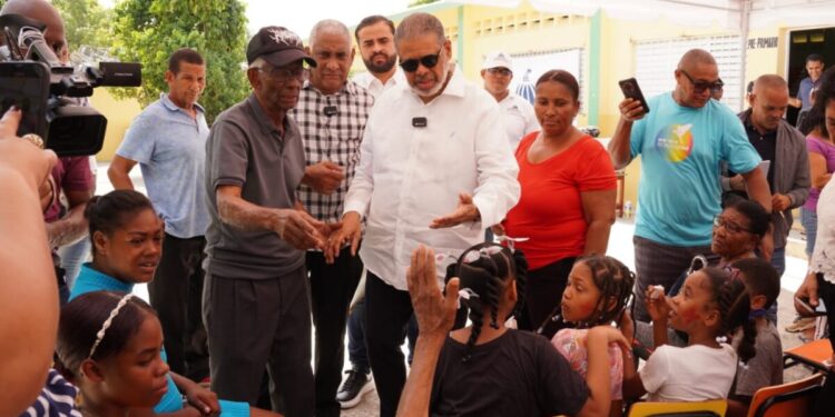 Desarrollo de la Comunidad realiza operativos simultáneos de jornada asistencial en Barahona