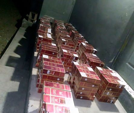 Ejército ocupa contrabando de cigarrillos en unos matorrales en Dajabón