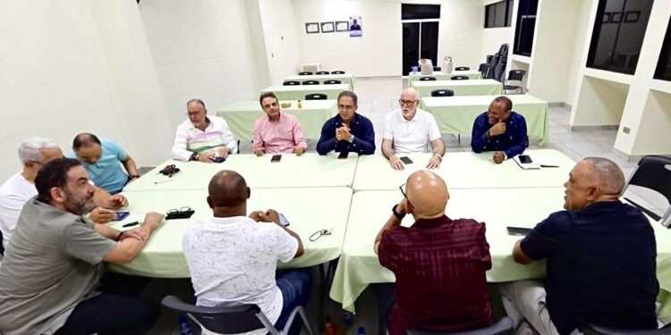 Federaciones deportivas valoran gestión del ministro Kelvin Cruz