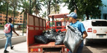 Alcaldía del DN interviene a Villa Juana con gran operativo de limpieza y recuperación de espacios públicos