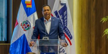 Víctor D’Aza felicita trabajo legislativo para fortalecer la gestión integral de los residuos sólidos en el país