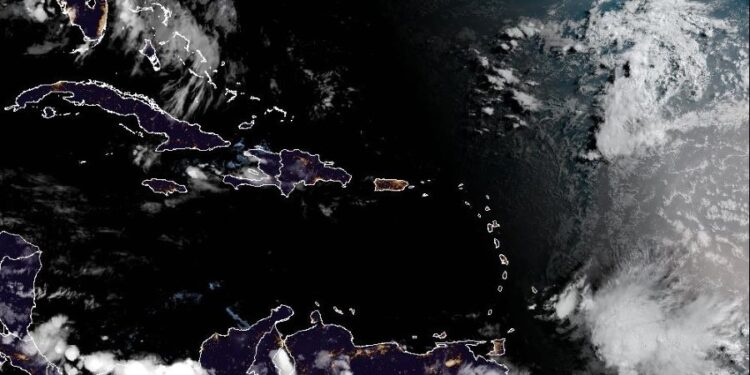 Se aleja la onda tropical, pero persiste la humedad en algunas regiones