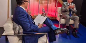 Ministro de Industria y Comercio admite que gobierno necesita más recursos y tendrán que venir de una reforma