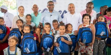 Propeep distribuye útiles escolares para apoyar estudiantes de diferentes zonas vulnerables del país