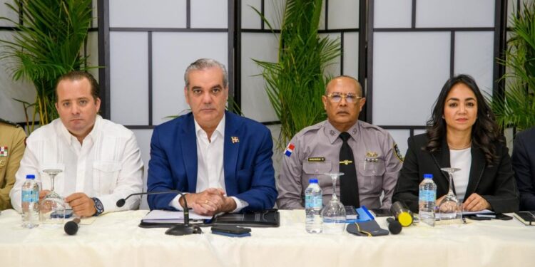 Autoridades aumentarán acciones contra tenencia de armas ilegales e introducción en centros de recreación