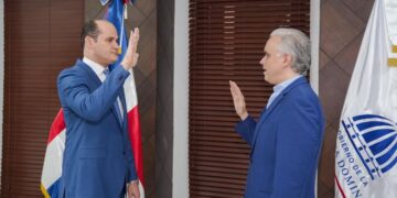 Luis Miguel De Camps juramenta a Adolfo Pérez De León como nuevo director del INABIE