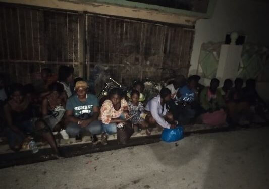 Ejército detiene 25 nacionales haitianos en una jeepeta en Montecristi