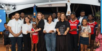 Carolina lleva alegría al sector Fundación con la inauguración del Centro Comunal Dionisio Amparo