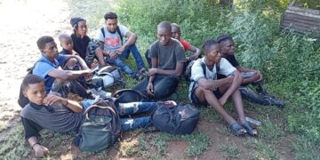 Ejército detiene a diez indocumentados en operativo en Santiago Rodríguez