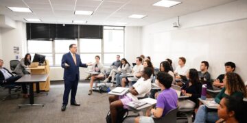 Yayo Sanz Lovatón presenta la transformación logística de RD en la Universidad George Washington  