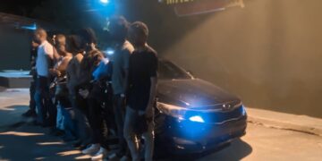 Ejército ocupa vehículo con 10 haitianos indocumentados en Mao