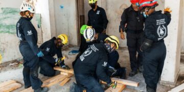 Bomberos del DN reciben entrenamientos internacionales gracias al apoyo de Carolina
