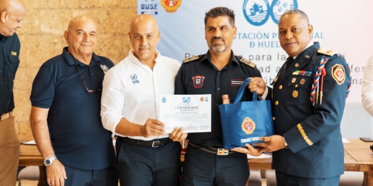Bomberos del DN finalizan entrenamientos impartidos Bomberos Unidos Sin Fronteras y Ayuntamiento de Huelva