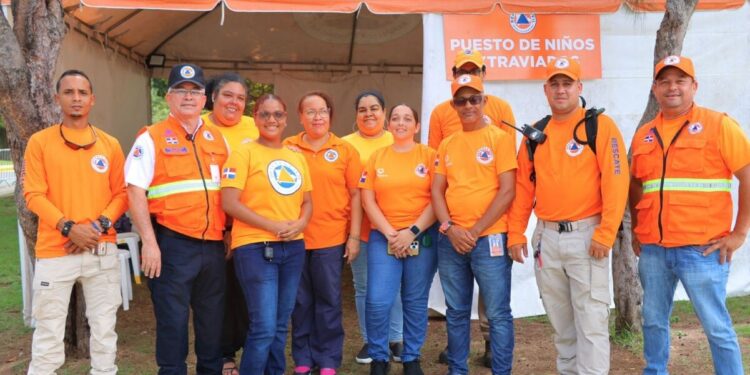 Defensa Civil brinda cientos de asistencias en la Feria Internacional del Libro 2025