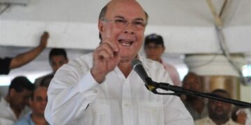 Hipólito y el sueño de Doña Rosa: ¡Carolina presidenta!